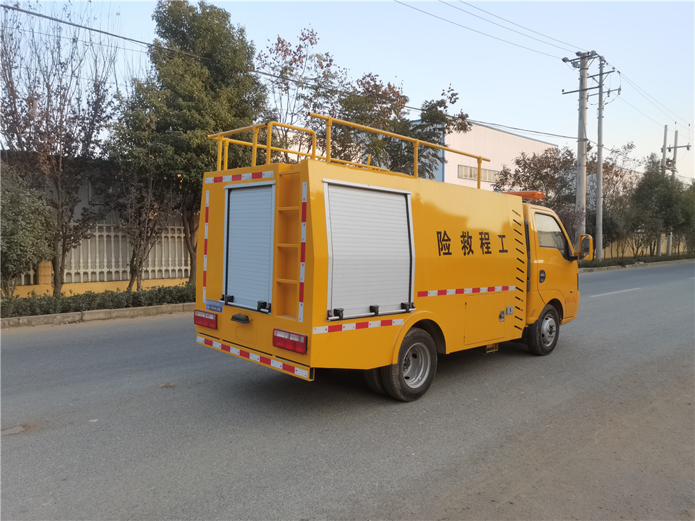 東風途逸小型工程救險車圖片3