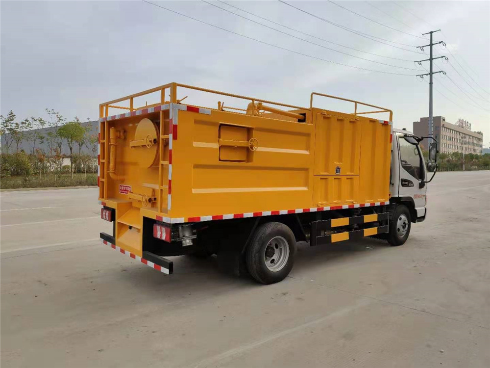 江淮藍(lán)牌污水處理車(chē)圖片3