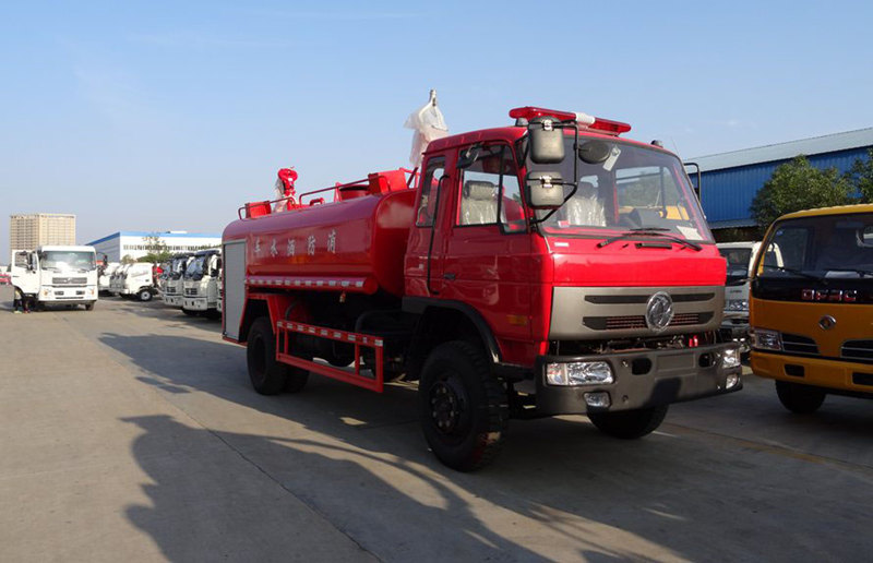 東風(fēng)145消防灑水車10噸 出口專用車
