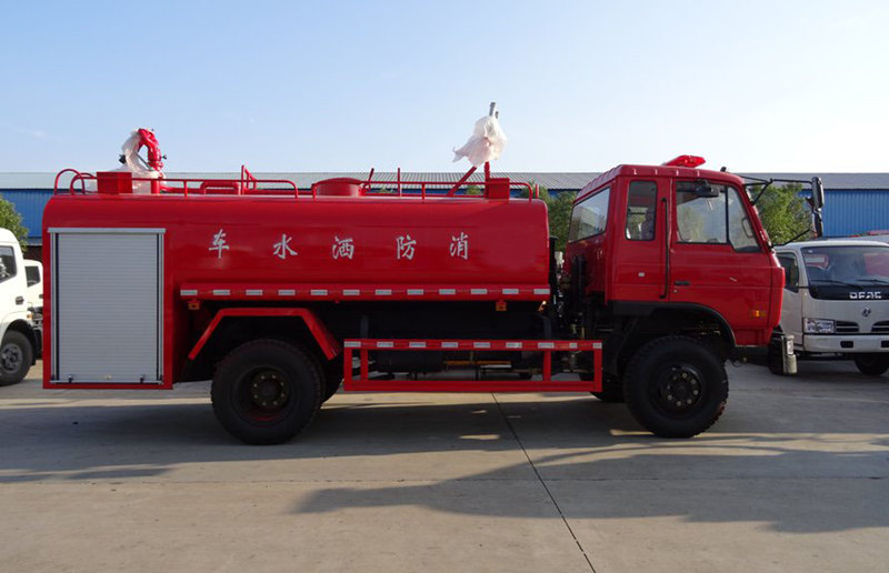 東風(fēng)145消防灑水車(chē)10噸 出口專(zhuān)用車(chē)圖片2