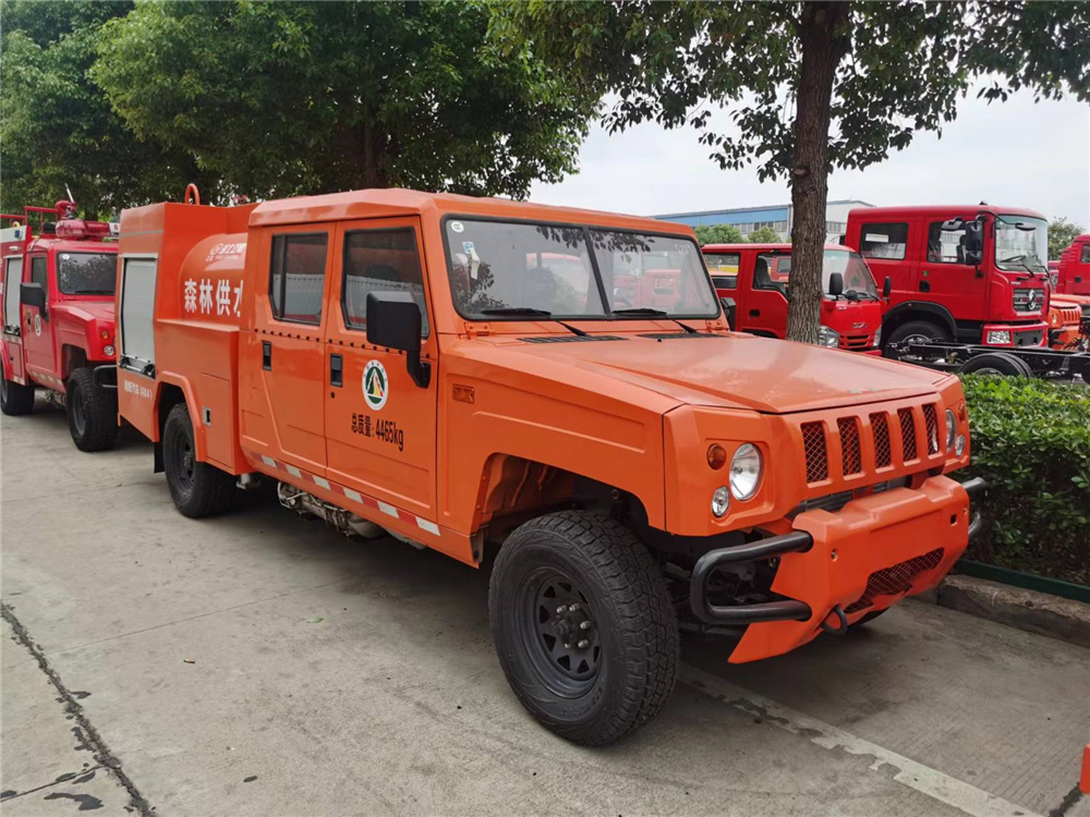 越野消防供水車