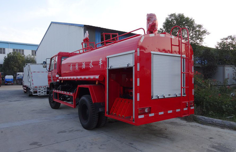 東風(fēng)145消防灑水車(chē)10噸 出口專(zhuān)用車(chē)圖片3